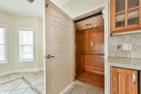 5723 Stewart Avenue Galveston TX 77551