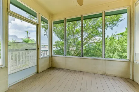 5723 Stewart Avenue Galveston TX 77551
