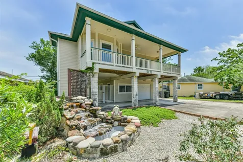 5723 Stewart Avenue Galveston TX 77551