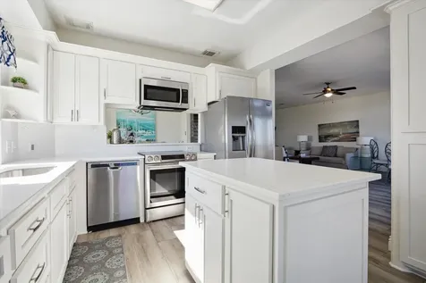 210 Easterly Tiki Island TX 77554