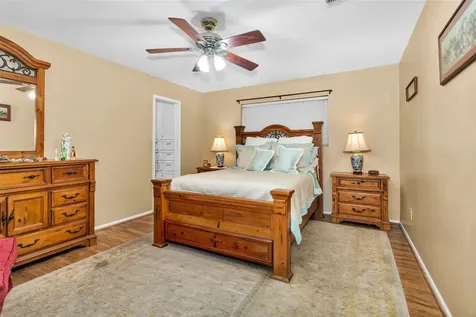 2117 Bershire Drive Huntsville TX 77340