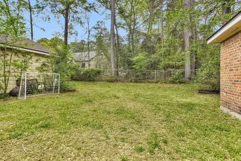 2117 Bershire Drive Huntsville TX 77340