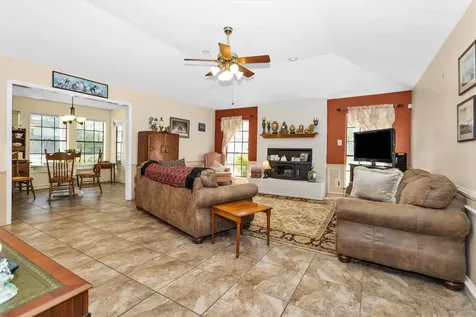 2117 Bershire Drive Huntsville TX 77340