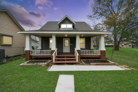 837 Fowlkes Street Sealy TX 77474