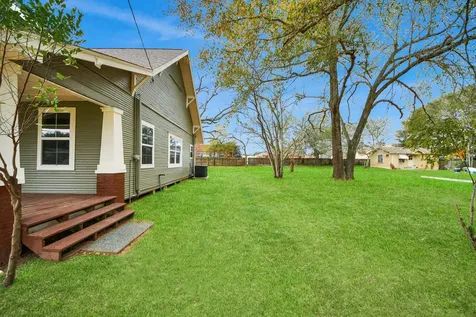 837 Fowlkes Street Sealy TX 77474