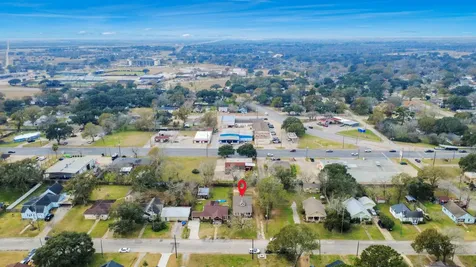 837 Fowlkes Street Sealy TX 77474