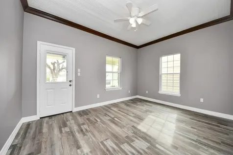 837 Fowlkes Street Sealy TX 77474