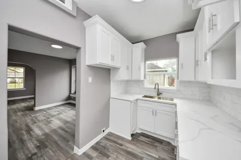 837 Fowlkes Street Sealy TX 77474