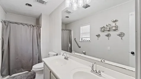 10 Shady Oaks Drive Huntsville TX 77320