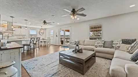 10 Shady Oaks Drive Huntsville TX 77320