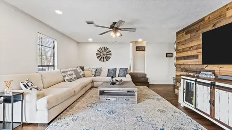 10 Shady Oaks Drive Huntsville TX 77320