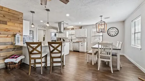 10 Shady Oaks Drive Huntsville TX 77320