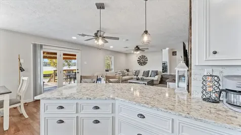 10 Shady Oaks Drive Huntsville TX 77320