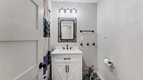 10 Shady Oaks Drive Huntsville TX 77320