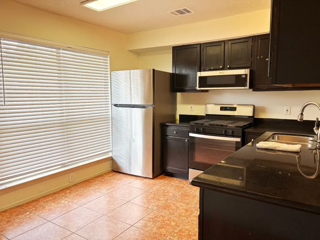 446 Capehill Drive Houston TX 77598
