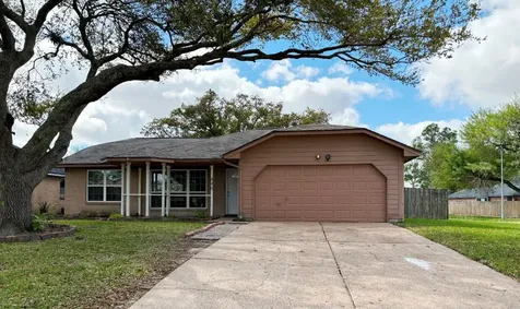 446 Capehill Drive Houston TX 77598