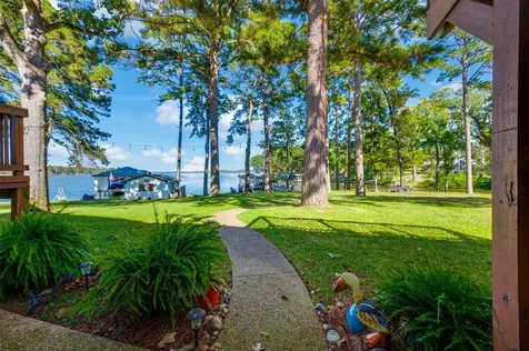 536 Wildewood Drive Chandler TX 75758