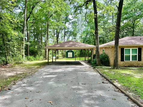 202 Spring Creek Loop Livingston TX 77351