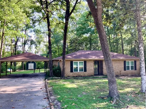202 Spring Creek Loop Livingston TX 77351