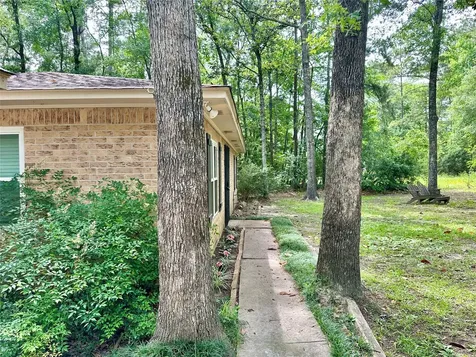 202 Spring Creek Loop Livingston TX 77351