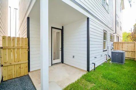 426 Sikes Street B Houston TX 77018