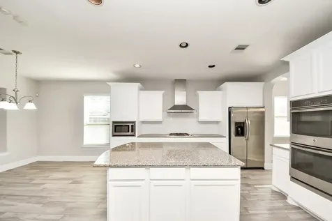143 W Wading Pond Circle Tomball TX 77375