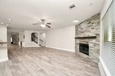 143 W Wading Pond Circle Tomball TX 77375