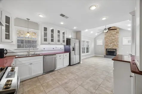 2108 White Oak Drive Houston TX 77009