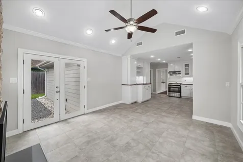 2108 White Oak Drive Houston TX 77009