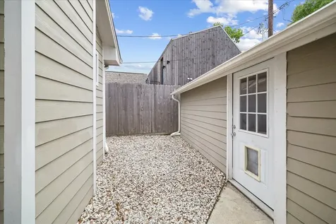 2108 White Oak Drive Houston TX 77009