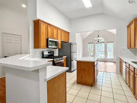126 N Willow Point Circle The Woodlands TX 77382