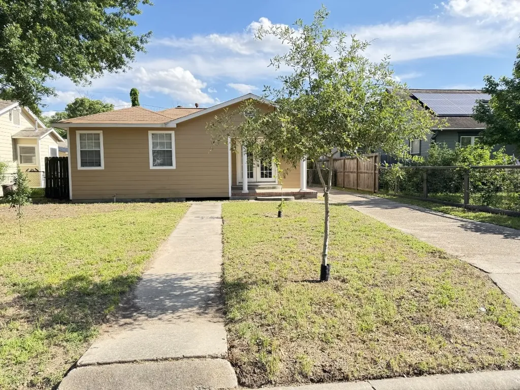 216 Gale Street Houston TX 77009