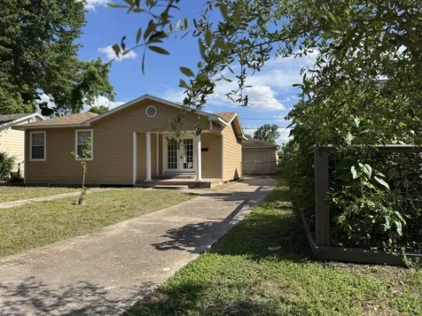 216 Gale Street Houston TX 77009
