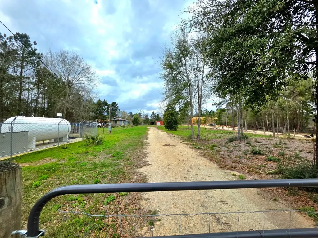 416 County Road 3773 Cleveland TX 77327