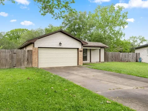 7 Columbella Street Bay City TX 77414
