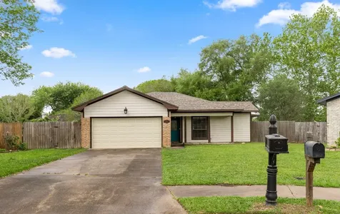 7 Columbella Street Bay City TX 77414