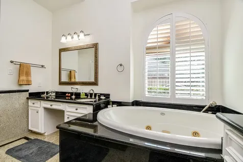 410 Kingfisher Drive Sugar Land TX 77478