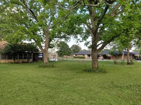 1518 Avenue B Danbury TX 77534