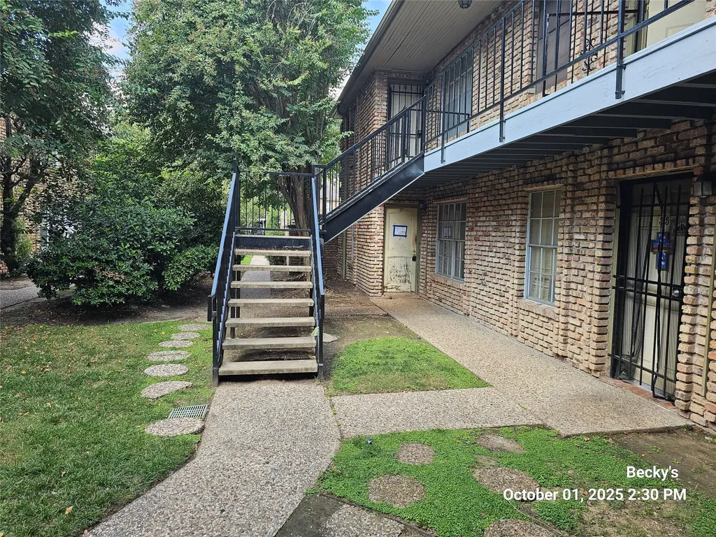 6401 Skyline Drive 37 Houston TX 77057