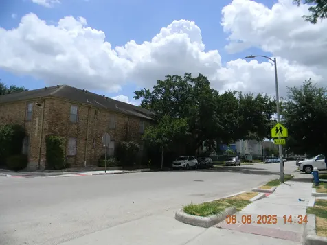 6401 Skyline Drive 37 Houston TX 77057