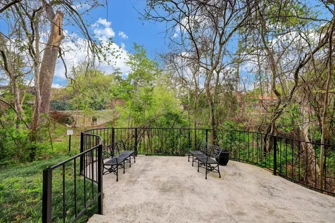 2238 S Piney Point Road 109 Houston TX 77063