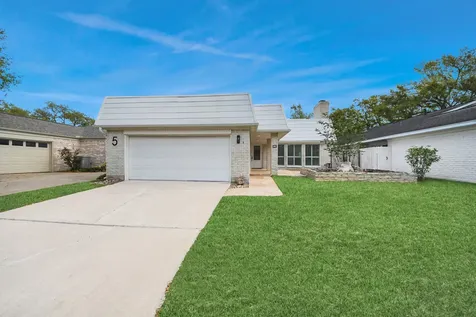5 Tiffany Square Sugar Land TX 77478