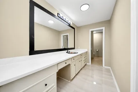 5 Tiffany Square Sugar Land TX 77478