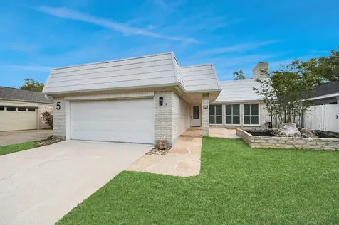 5 Tiffany Square Sugar Land TX 77478