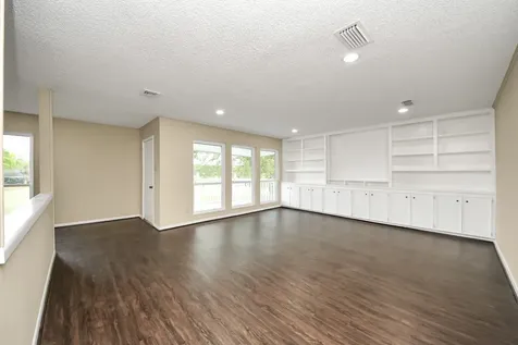 5 Tiffany Square Sugar Land TX 77478