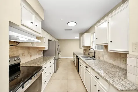 5 Tiffany Square Sugar Land TX 77478