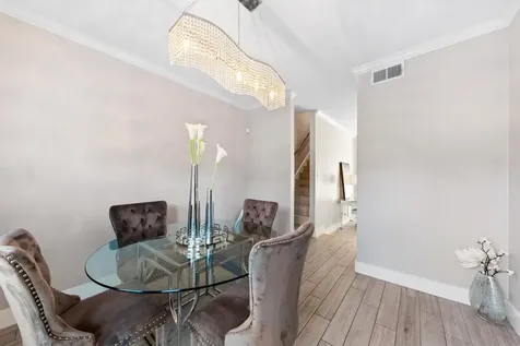 7700 Creekbend Drive 30 Houston TX 77071
