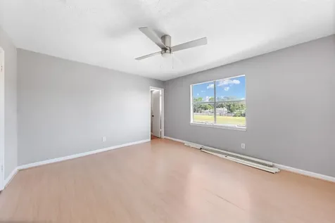 7700 Creekbend Drive 30 Houston TX 77071