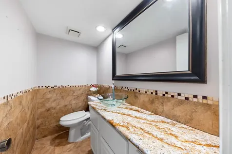 7700 Creekbend Drive 30 Houston TX 77071