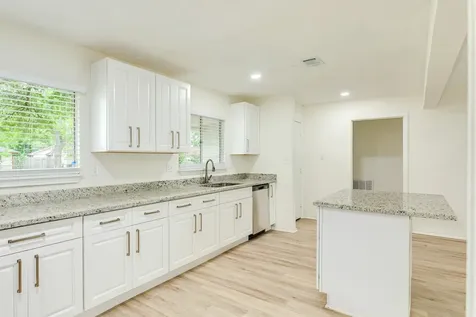 408 Gardenia Street Lake Jackson TX 77566